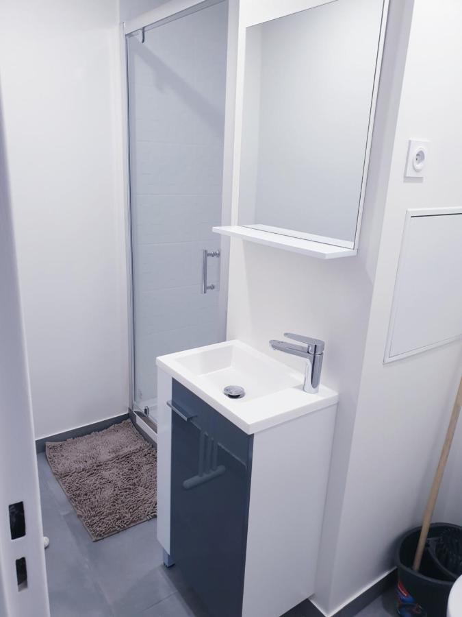 Big Flat Sea Vieuw 95 M2 5 Rooms Near Airport 5 Min Train 3 Min And Tram On Site, Beach 7 Min, 2 Showers And 2 Toilets , Neuf Grand Appartement 95 M2 5 Chambres Proche Aeroport 5 Min Train 3 Min Et Tramway Sur Place, Plage 7 Min 2 Douches Et 2 Wc Vue Nice Bagian luar foto