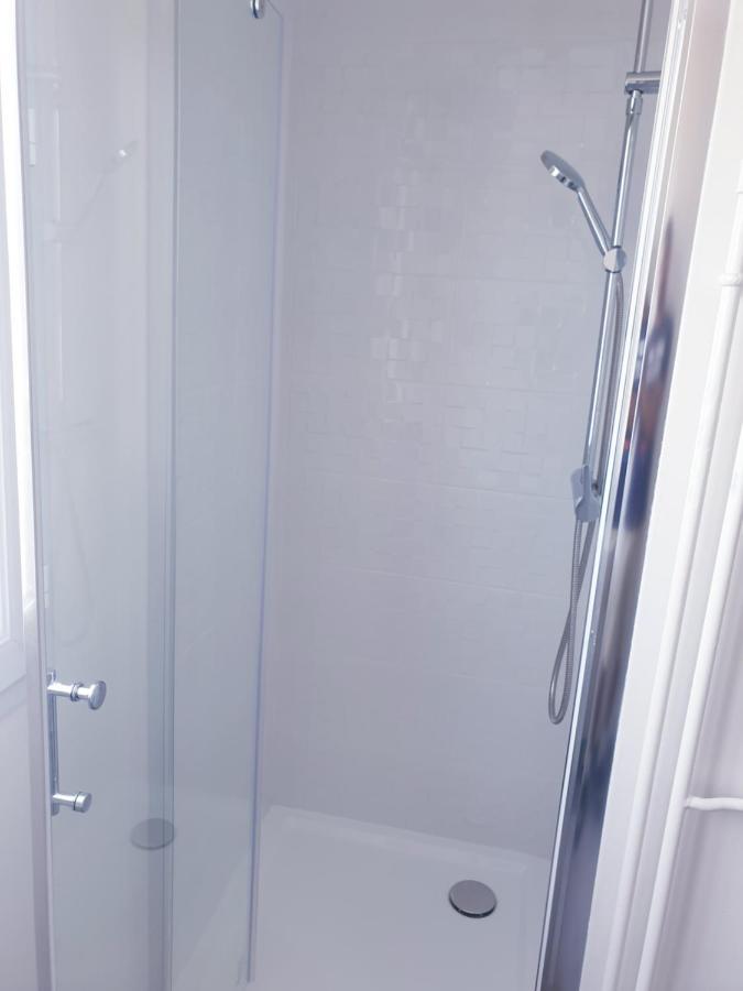 Big Flat Sea Vieuw 95 M2 5 Rooms Near Airport 5 Min Train 3 Min And Tram On Site, Beach 7 Min, 2 Showers And 2 Toilets , Neuf Grand Appartement 95 M2 5 Chambres Proche Aeroport 5 Min Train 3 Min Et Tramway Sur Place, Plage 7 Min 2 Douches Et 2 Wc Vue Nice Bagian luar foto