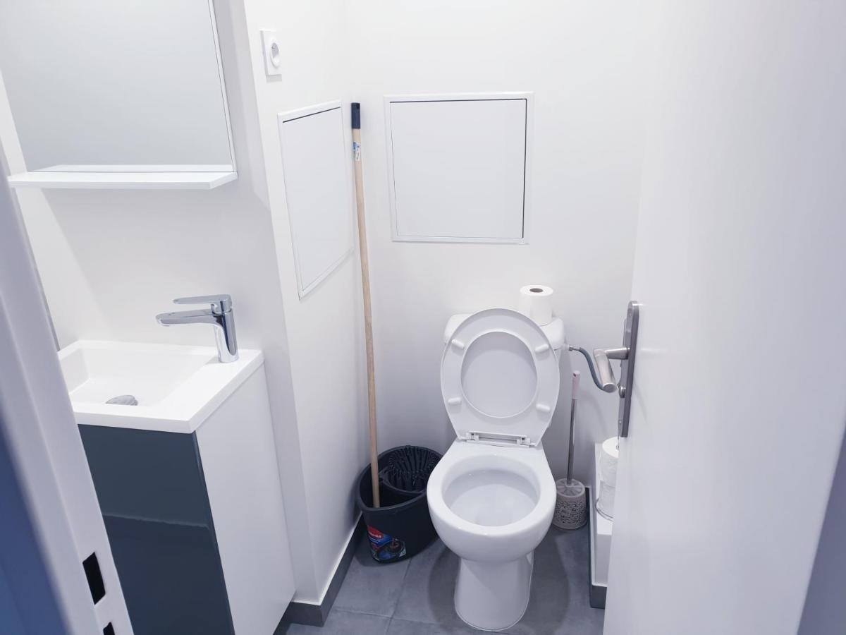Big Flat Sea Vieuw 95 M2 5 Rooms Near Airport 5 Min Train 3 Min And Tram On Site, Beach 7 Min, 2 Showers And 2 Toilets , Neuf Grand Appartement 95 M2 5 Chambres Proche Aeroport 5 Min Train 3 Min Et Tramway Sur Place, Plage 7 Min 2 Douches Et 2 Wc Vue Nice Bagian luar foto