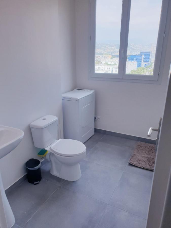 Big Flat Sea Vieuw 95 M2 5 Rooms Near Airport 5 Min Train 3 Min And Tram On Site, Beach 7 Min, 2 Showers And 2 Toilets , Neuf Grand Appartement 95 M2 5 Chambres Proche Aeroport 5 Min Train 3 Min Et Tramway Sur Place, Plage 7 Min 2 Douches Et 2 Wc Vue Nice Bagian luar foto